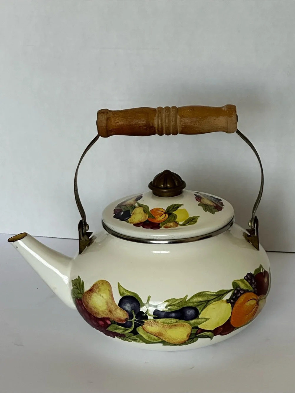 Regency cream enamel